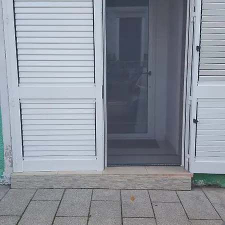 S Apartment